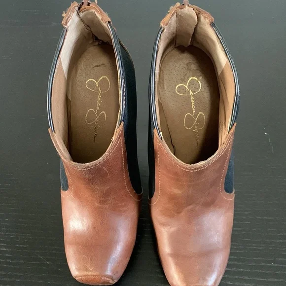 JESSICA SIMPSON distressed leather ankle bootie - Picture 10 of 16